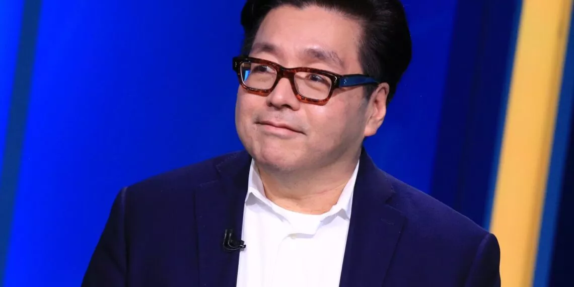 BitMine bought 54,000 Ether at the bottom! Tom Lee firmly believes: the cryptocurrency market has not yet peaked.-OzABC