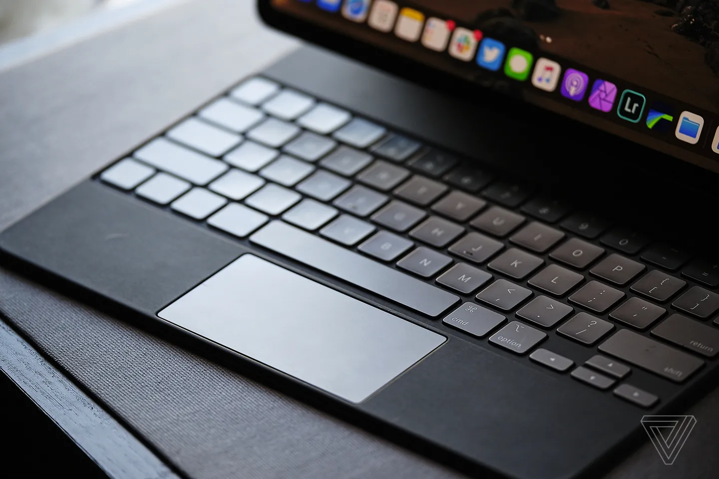 新的 iPad 可能会配备更坚固的铝制妙控键盘
